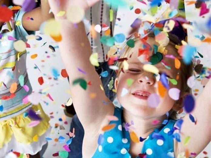 carnevale_bambini_coriandoli-696x522
